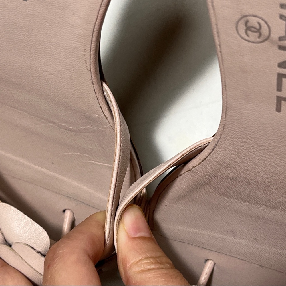 CHANEL Nude light pink Floral Slide Sandals - Picture 9 of 9